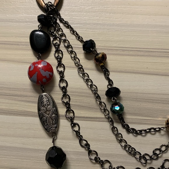 4 tier necklace with chains and beads - Picture 3 of 8